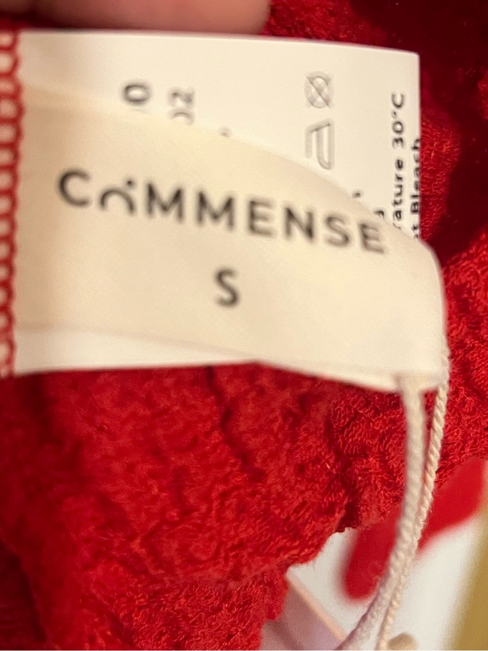 NWT Commense Red Textured Plissé Cutout Knit Top with O-Ring Detail, Size S - Picture 7 of 8